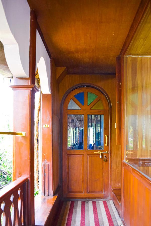 Rajahamsam Houseboat Villa Kumarakom Exterior foto