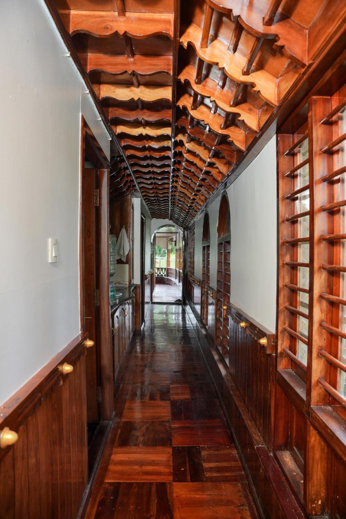 Rajahamsam Houseboat Villa Kumarakom Exterior foto