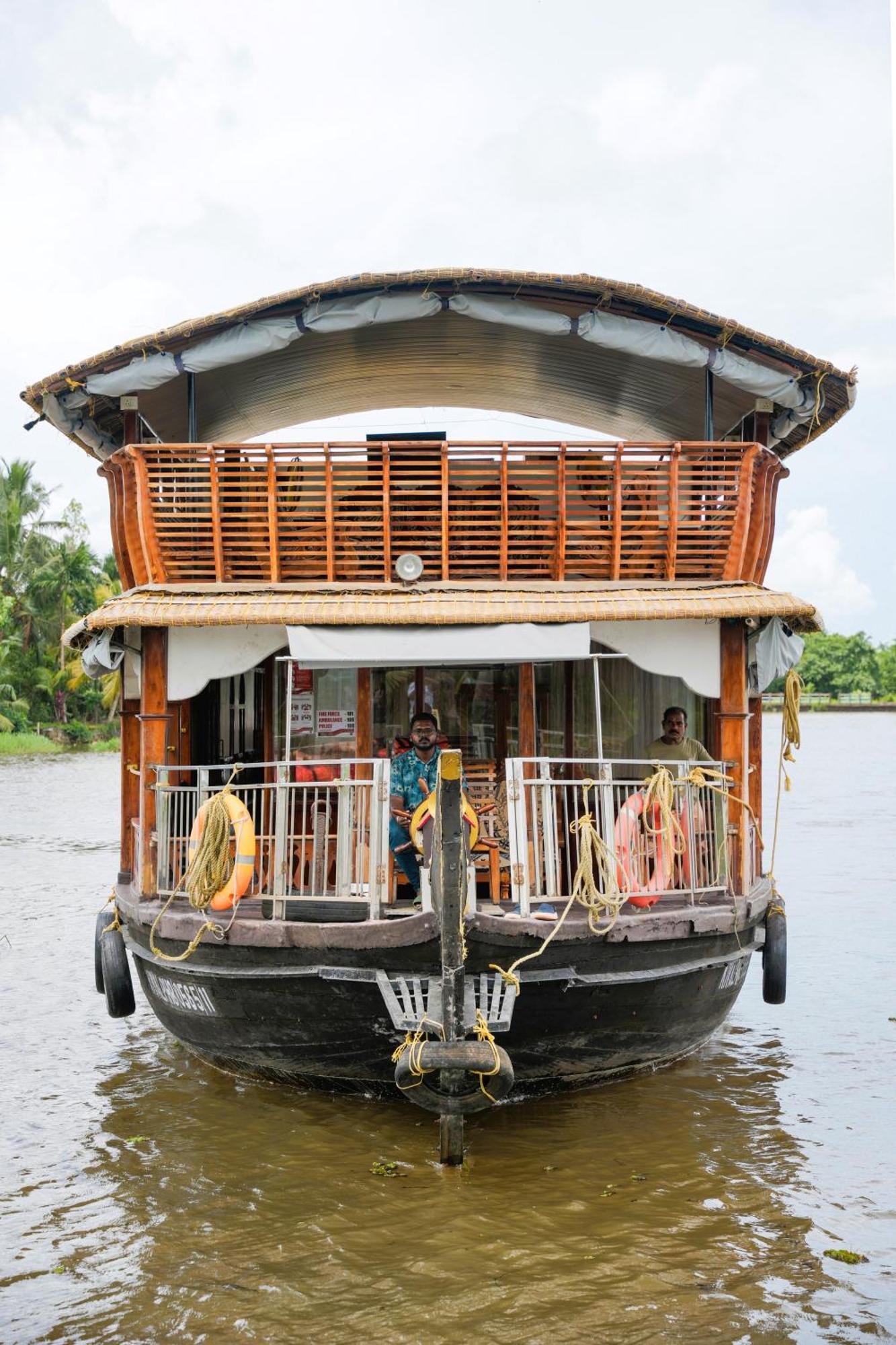 Rajahamsam Houseboat Villa Kumarakom Exterior foto